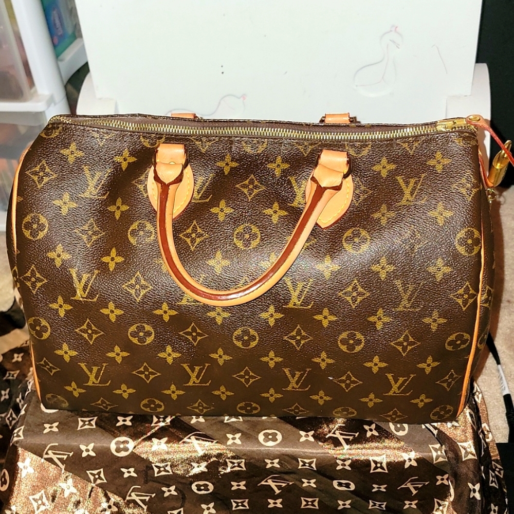 AUTHENTIC LOUIS VUITTON SPEEDY 40 VINTAGE CODE SD4111